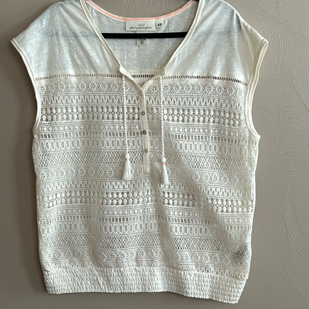 H&M Women’s 100% Cotton Embroidered Blouse. Size Large.